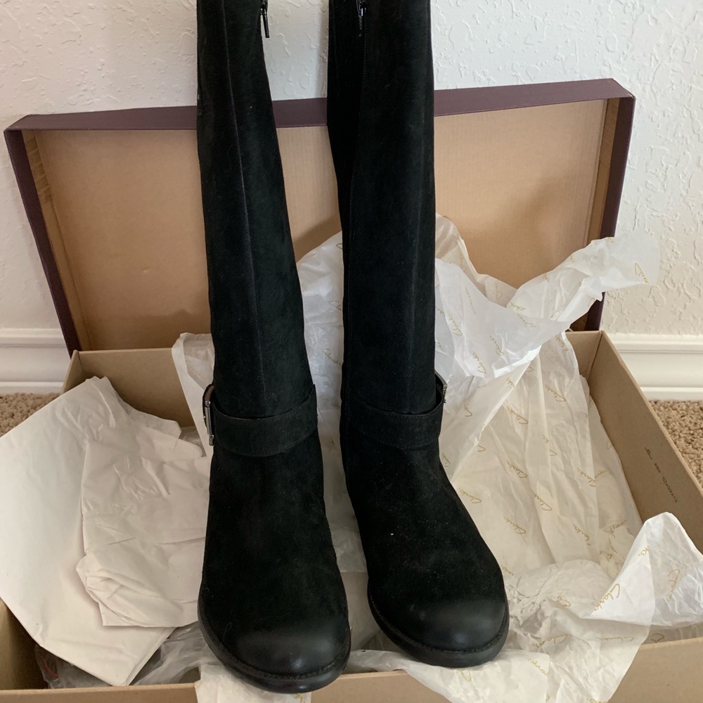 NIB Clarks black suede boots with buckle detail